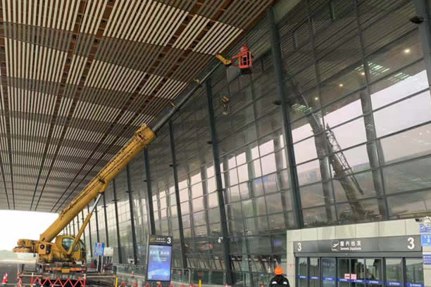 佛冈玻璃幕墙维护和保养